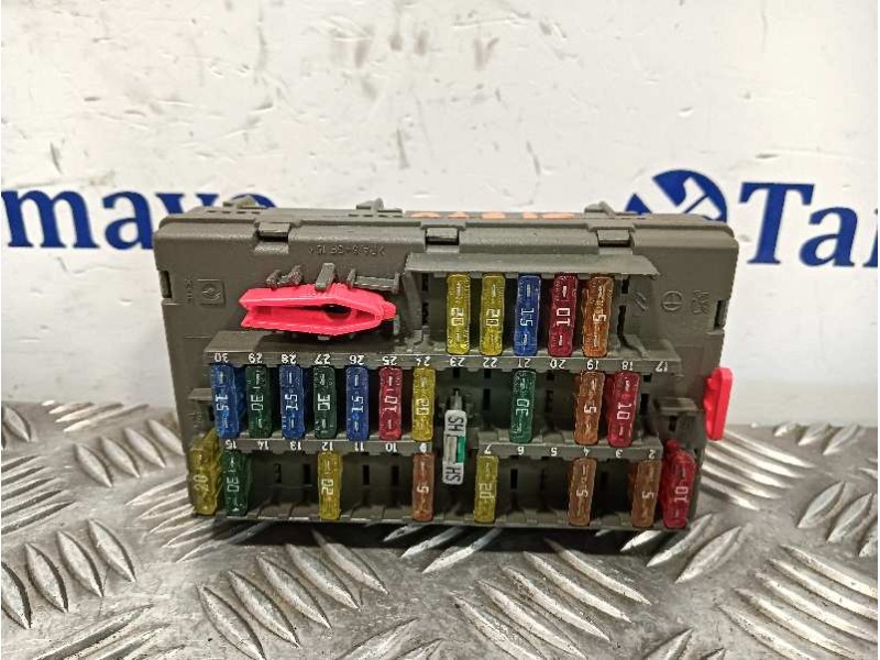 Recambio de caja reles / fusibles para citroën xsara berlina referencia OEM IAM 9637687480  