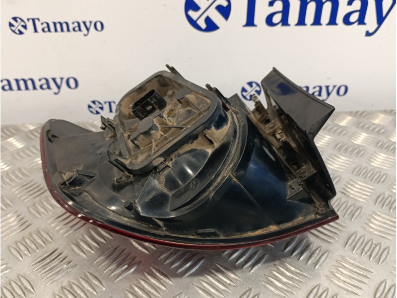 Recambio de piloto trasero izquierdo para volkswagen touareg (7l6) 2.5 tdi dpf referencia OEM IAM 7L6945257  28259002