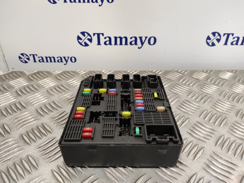 Recambio de caja reles / fusibles para renault scenic iii 1.5 dci diesel fap referencia OEM IAM 284B67924R  