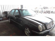 mercedes clase e (w210) berlina del año 2001