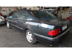 mercedes clase e (w210) berlina del año 2001 2