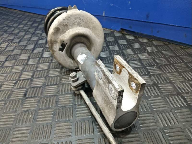 Recambio de amortiguador delantero derecho para peugeot 5008 sport pack referencia OEM IAM   