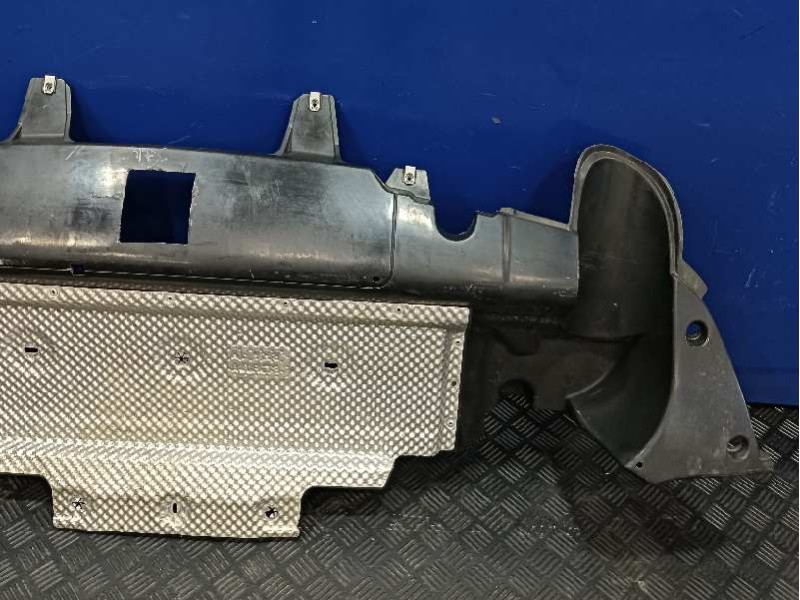 Recambio de faldon trasero para land rover discovery sport referencia OEM IAM FK72589N836AF  