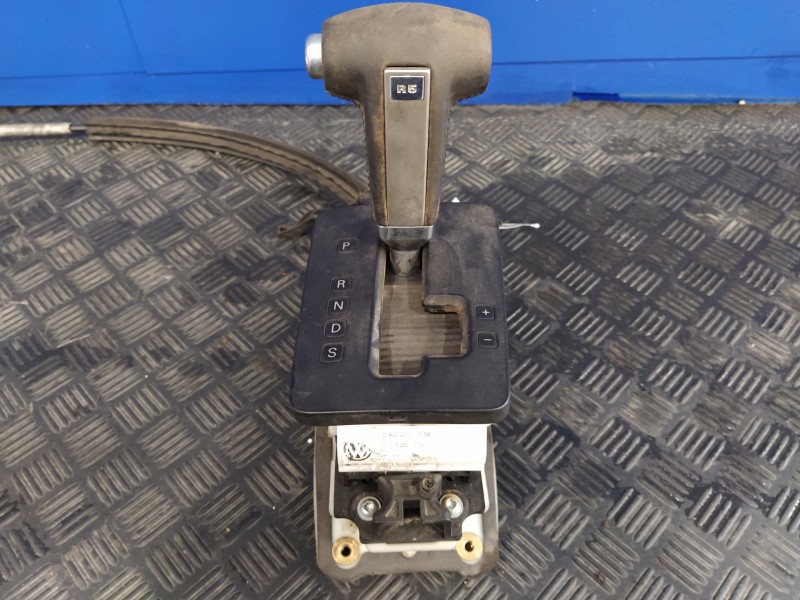 Recambio de palanca cambio para volkswagen touareg (7l6) 2.5 tdi dpf referencia OEM IAM 7L6713025L  