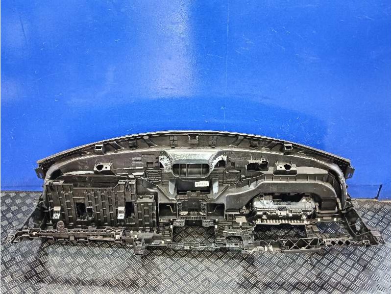 Recambio de salpicadero para nissan interstar m1 fm referencia OEM IAM 682000855R 682000947R 682003777R