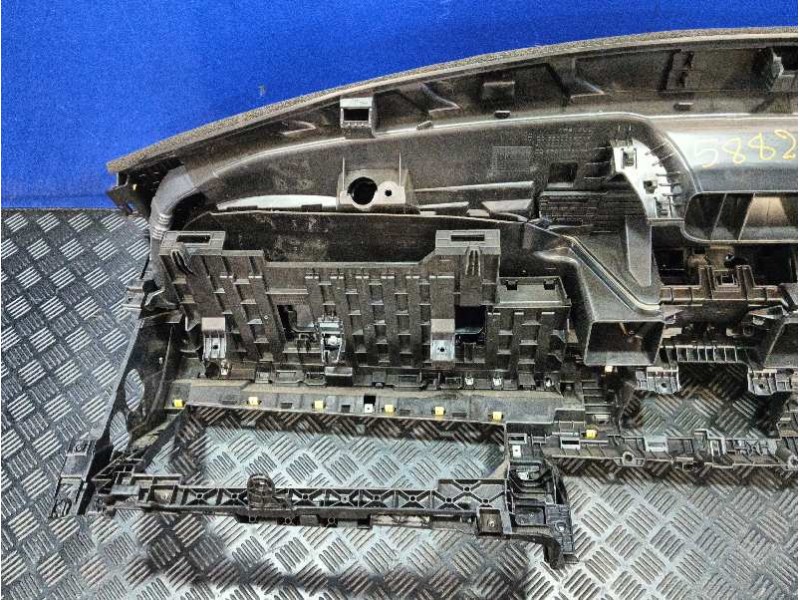 Recambio de salpicadero para nissan interstar m1 fm referencia OEM IAM 682000855R 682000947R 682003777R