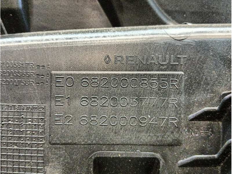 Recambio de salpicadero para nissan interstar m1 fm referencia OEM IAM 682000855R 682000947R 682003777R
