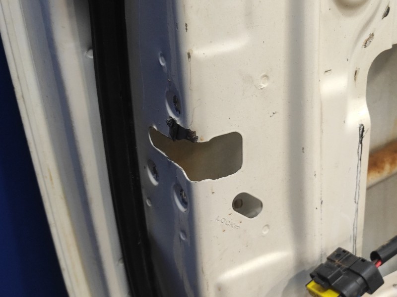 Recambio de puerta trasera izquierda para nissan navara pick-up (d40m) referencia OEM IAM   