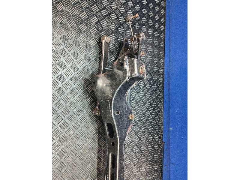 Recambio de puente trasero para kia cee´d 1.6 crdi cat referencia OEM IAM   