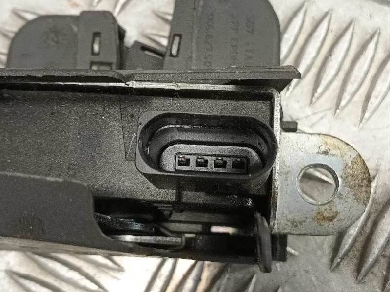 Recambio de cerradura maletero / porton para opel movano b kasten/combi referencia OEM IAM 3C9827645A  