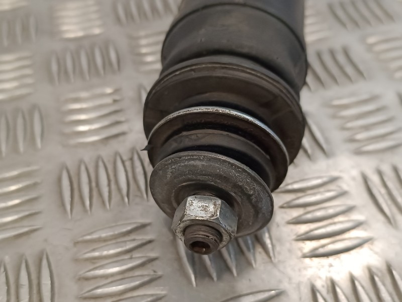 Recambio de amortiguador trasero para toyota prius (nhw30) 1.8 16v cat referencia OEM IAM T490A459  