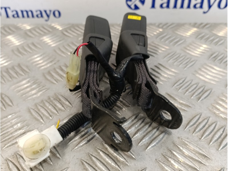 Recambio de enganche cinturon trasero izquierdo para subaru xv (g5) sport plus referencia OEM IAM 1074451  