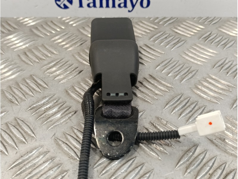 Recambio de enganche cinturon trasero derecho para subaru xv (g5) sport plus referencia OEM IAM 1074451  