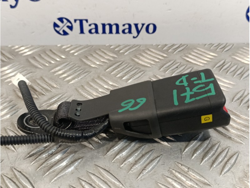 Recambio de enganche cinturon trasero derecho para subaru xv (g5) sport plus referencia OEM IAM 1074451  