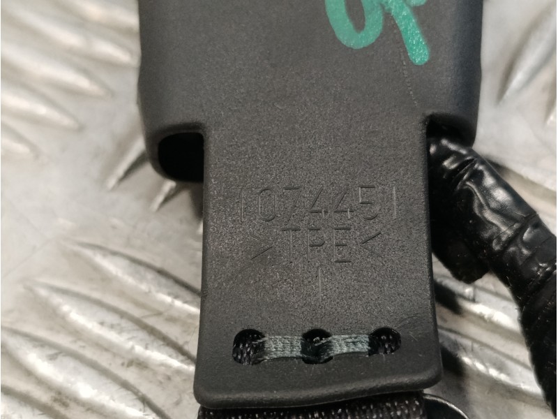 Recambio de enganche cinturon trasero derecho para subaru xv (g5) sport plus referencia OEM IAM 1074451  