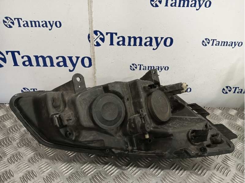 Recambio de faro izquierdo para renault scenic ii 1.9 dci referencia OEM IAM 15810300LI  
