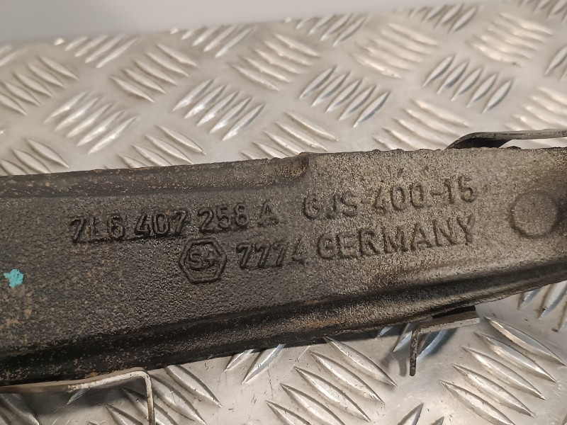 Recambio de mangueta delantera derecha para volkswagen touareg (7la) 2.5 tdi referencia OEM IAM 7L6407258A  GJS40015