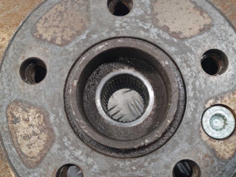 Recambio de mangueta delantera izquierda para volkswagen touareg (7la) 2.5 tdi referencia OEM IAM 7L6407257A  GJS40015