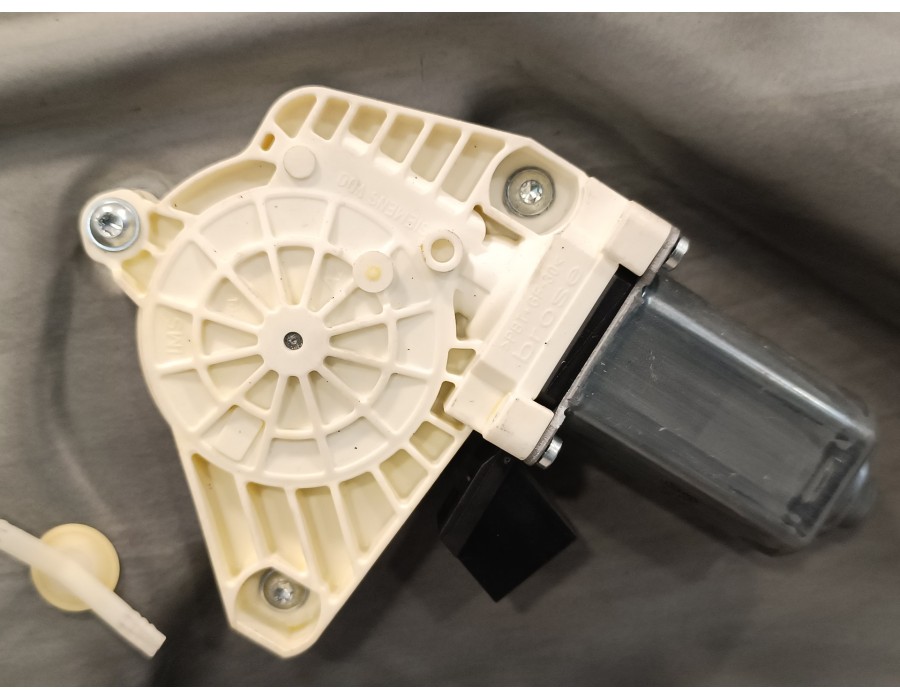 Recambio de elevalunas trasero derecho para mercedes-benz clase a (w169) 2.0 cdi cat referencia OEM IAM A1697301479  