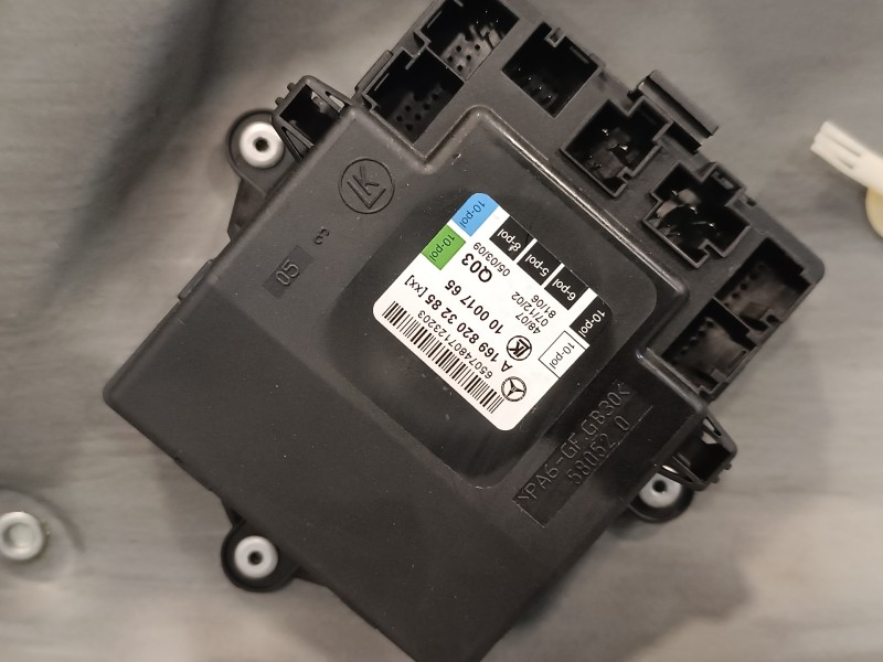 Recambio de elevalunas trasero derecho para mercedes-benz clase a (w169) 2.0 cdi cat referencia OEM IAM A1697301479  