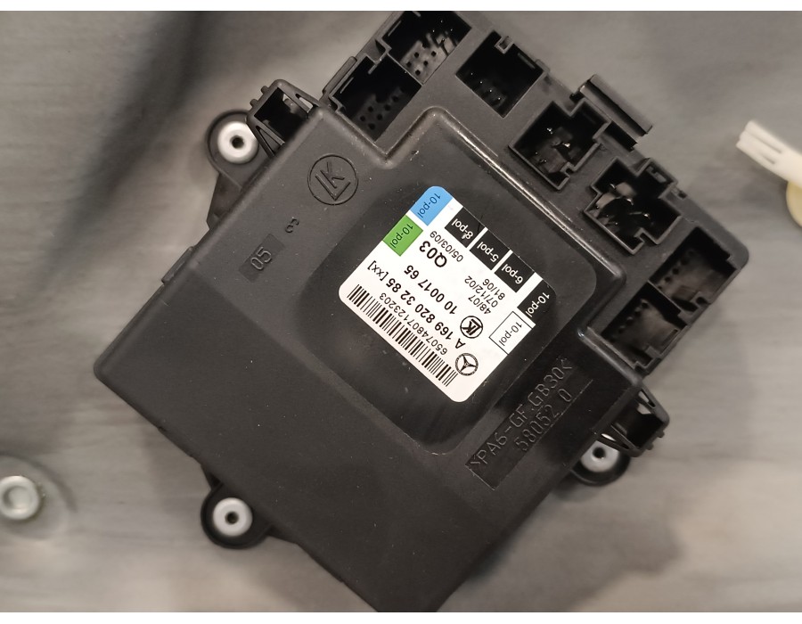 Recambio de elevalunas trasero derecho para mercedes-benz clase a (w169) 2.0 cdi cat referencia OEM IAM A1697301479  