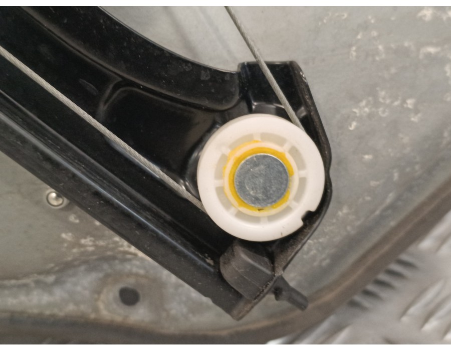 Recambio de elevalunas trasero derecho para mercedes-benz clase a (w169) 2.0 cdi cat referencia OEM IAM A1697301479  