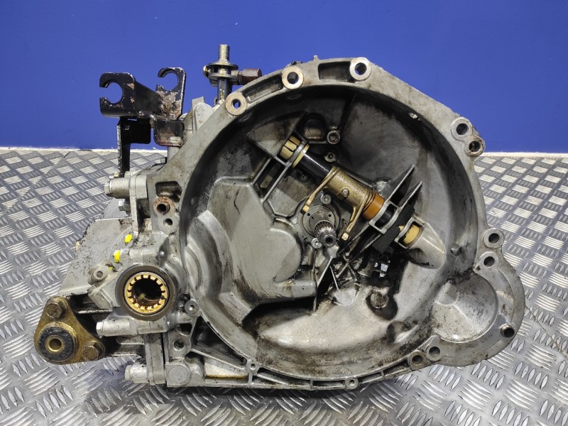 Recambio de caja cambios para citroën jumper caja cerrada (1) 2.5 diesel cat referencia OEM IAM T9A  