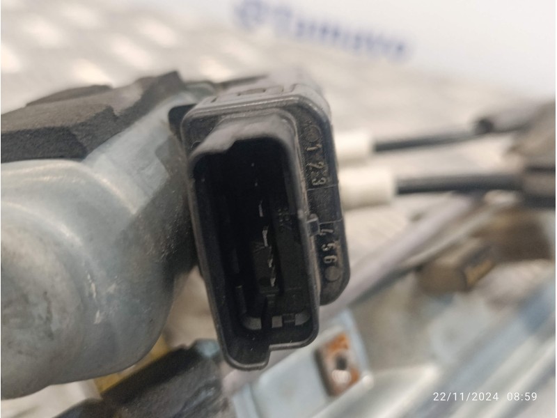 Recambio de elevalunas delantero izquierdo para renault megane ii berlina 3p 1.5 dci diesel referencia OEM IAM   