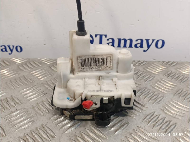 Recambio de cerradura puerta delantera derecha para fiat 500 (312) 500 referencia OEM IAM 51827593  