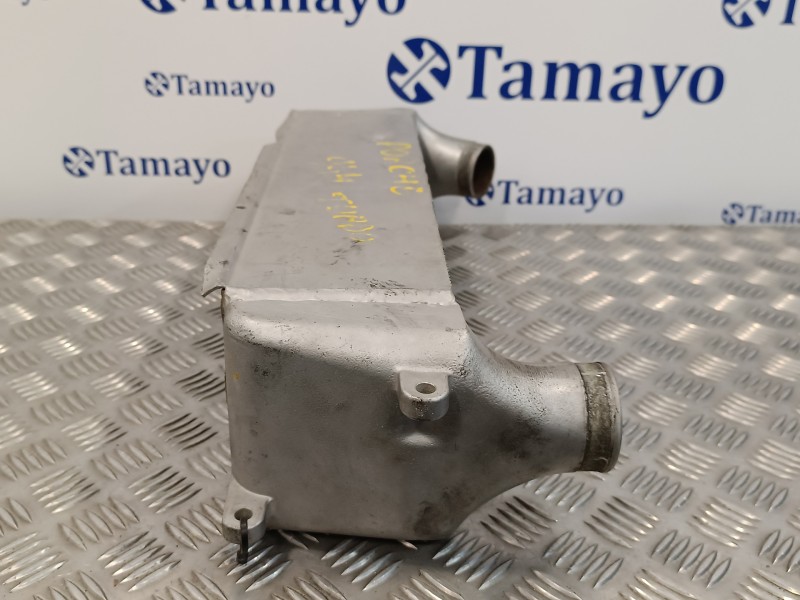Recambio de intercooler para porsche 944 2.5 turbo referencia OEM IAM 95111013703  37135208