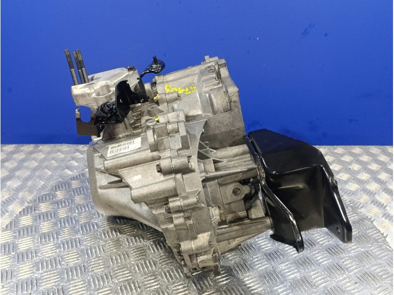 Recambio de caja cambios para volvo v40 familiar referencia OEM IAM 1023774  P30616126