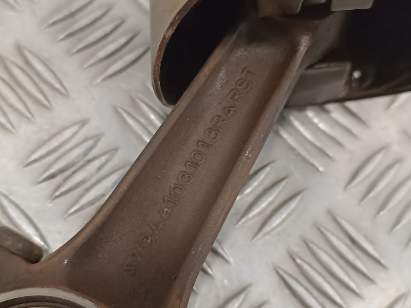 Recambio de biela para porsche 944 2.5 turbo referencia OEM IAM 9441031013R  
