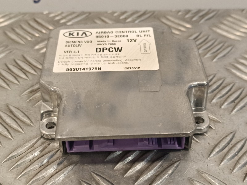 Recambio de centralita airbag para kia sorento 2.5 crdi referencia OEM IAM 959103E060  5WY67056