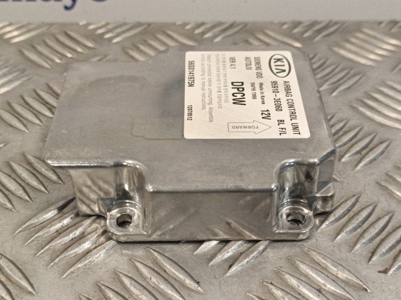 Recambio de centralita airbag para kia sorento 2.5 crdi referencia OEM IAM 959103E060  5WY67056