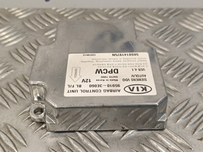 Recambio de centralita airbag para kia sorento 2.5 crdi referencia OEM IAM 959103E060  5WY67056