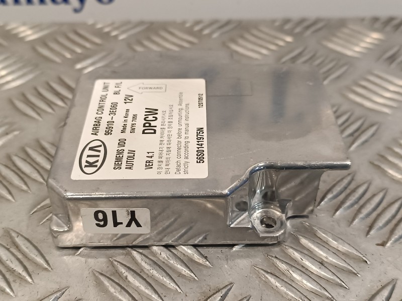 Recambio de centralita airbag para kia sorento 2.5 crdi referencia OEM IAM 959103E060  5WY67056