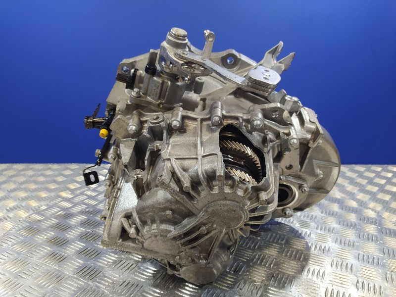 Recambio de despiece caja cambios para opel mokka 1.6 cdti dpf referencia OEM IAM 555755391  