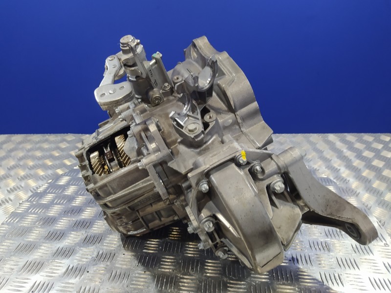 Recambio de despiece caja cambios para opel mokka 1.6 cdti dpf referencia OEM IAM 555755391  