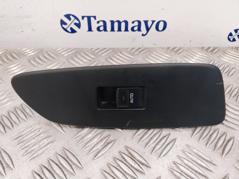 Recambio de mando elevalunas delantero derecho para toyota auris referencia OEM IAM 7423102530  