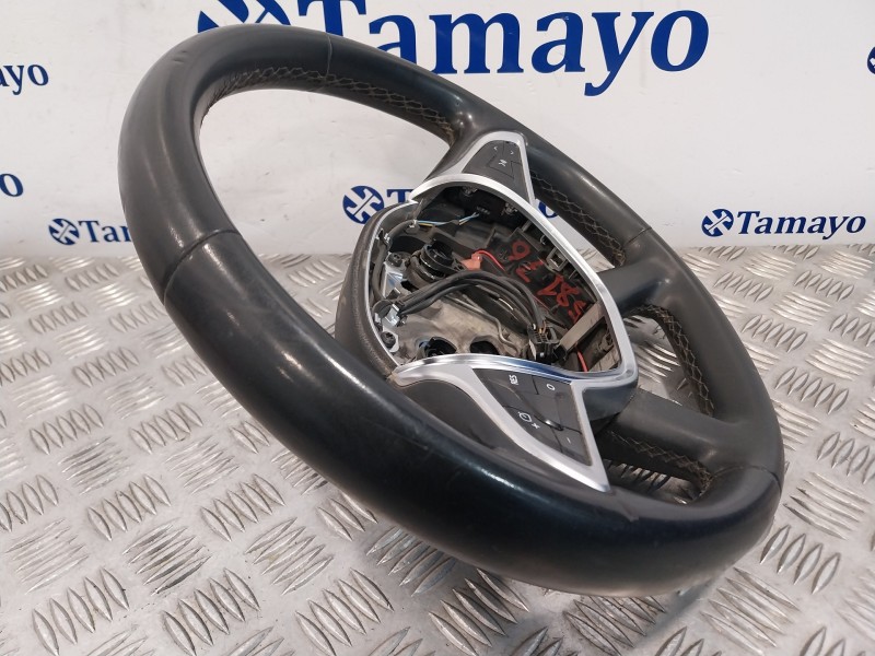 Recambio de volante para dacia duster ii referencia OEM IAM 484002676R  311641399AVK