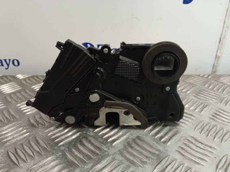 Recambio de cerradura puerta delantera derecha para toyota yaris referencia OEM IAM   