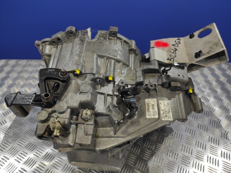 Recambio de caja cambios para volvo v70 familiar 2.4 diesel cat referencia OEM IAM 456R7002FA  P948209