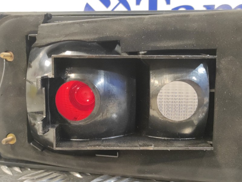 Recambio de piloto trasero derecho para ford sierra berlina 2.0 cat referencia OEM IAM   