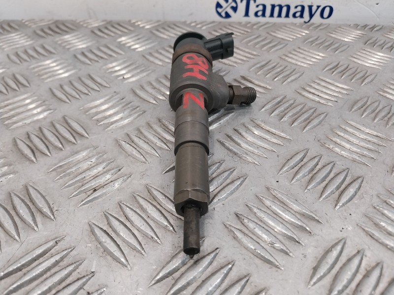Recambio de inyector para peugeot 207 referencia OEM IAM 0445110252  565889