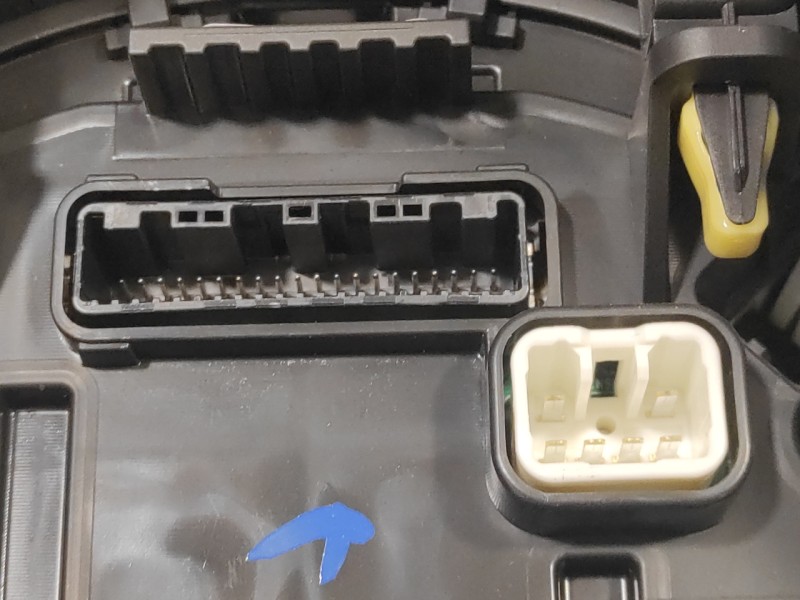 Recambio de cuadro instrumentos para toyota aygo 1.0 cat referencia OEM IAM 769167330U  