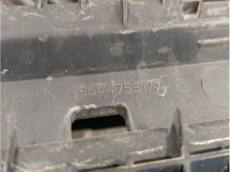 Recambio de rejilla delantera para citroën berlingo 2.0 hdi cat (rhy / dw10td) referencia OEM IAM 9644758177  