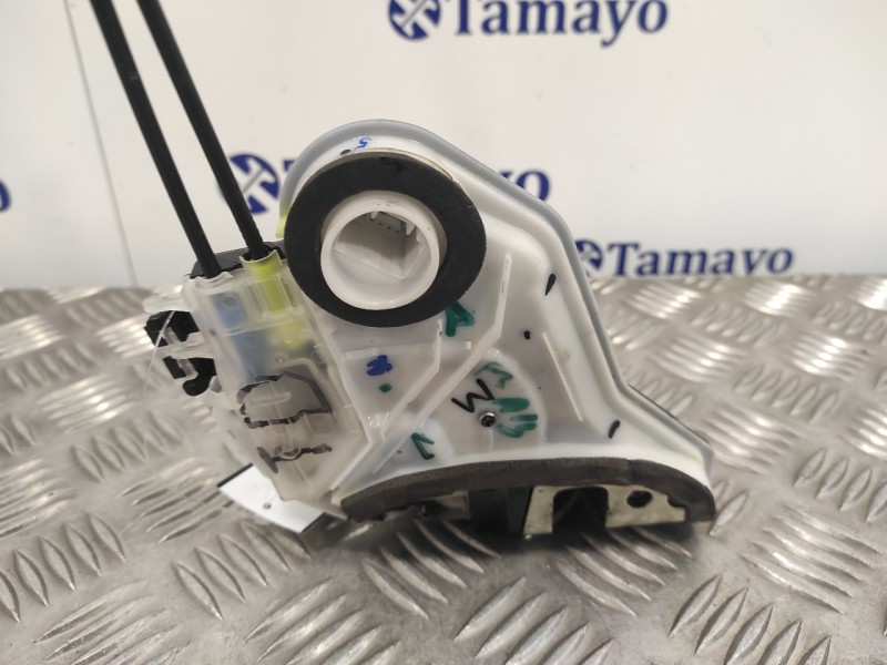 Recambio de cerradura puerta trasera derecha para toyota aygo referencia OEM IAM   