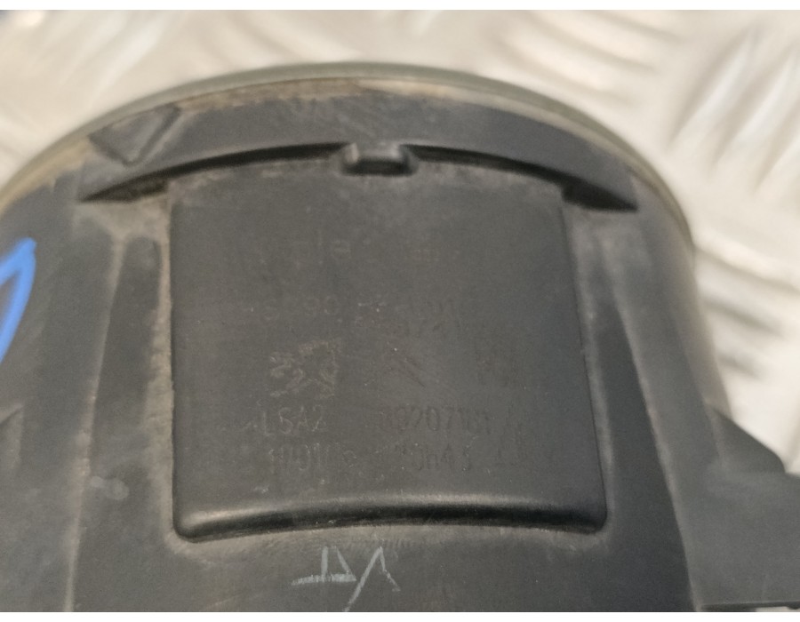 Recambio de faro antiniebla derecho para peugeot 308 1.6 blue-hdi fap referencia OEM IAM 9687410080 89211690 89207181
