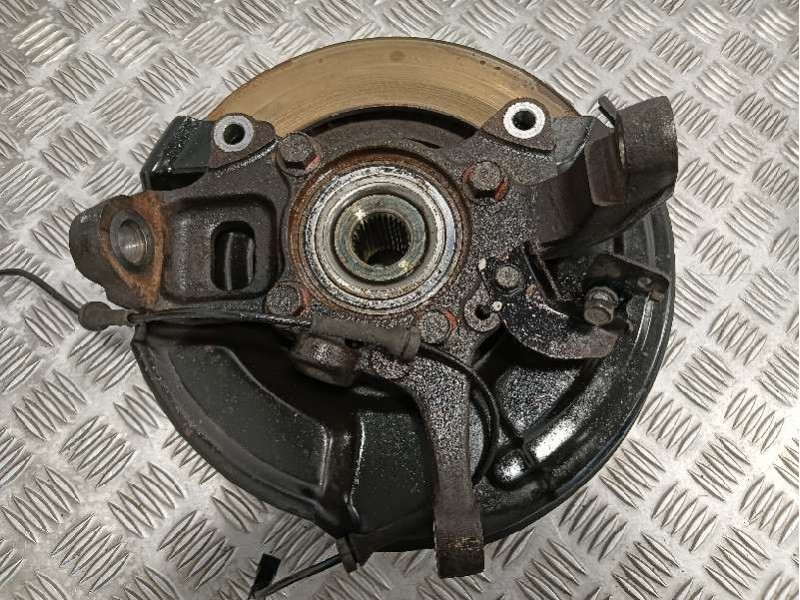 Recambio de mangueta delantera izquierda para mitsubishi l 200 (ka0/kb0) referencia OEM IAM   