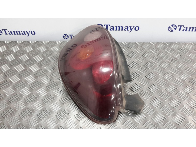 Recambio de piloto trasero derecho para fiat bravo (182) 1.9 turbodiesel referencia OEM IAM 46538352  